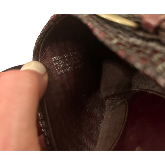 EUC Clarks Artisan‎ Womens Mules Shoes Basket Weave Leather Slip On Buckle 8M - Picture 8 of 10